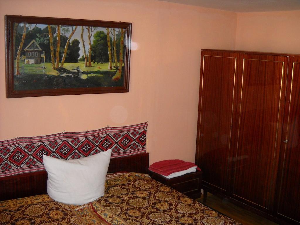 Smerekova Hata Hotel Yasinya Room photo